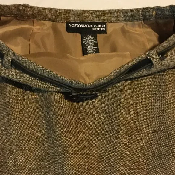 Norton McNaughton Petites Skirt Brown with belt. - Picture 3 of 4